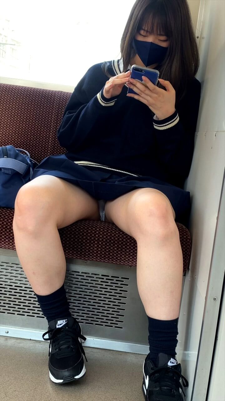 パンチラJK