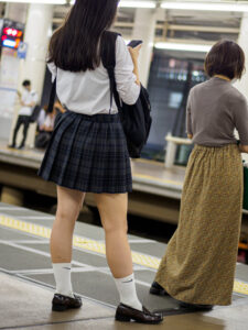 ミニスカJK