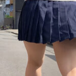 優雅に歩いてるミニスカギャルJKをストーキングしてパンチラ盗撮！