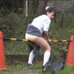 家まで我慢できない...人気のない場所でオマンコ擦って野外オナニーJK